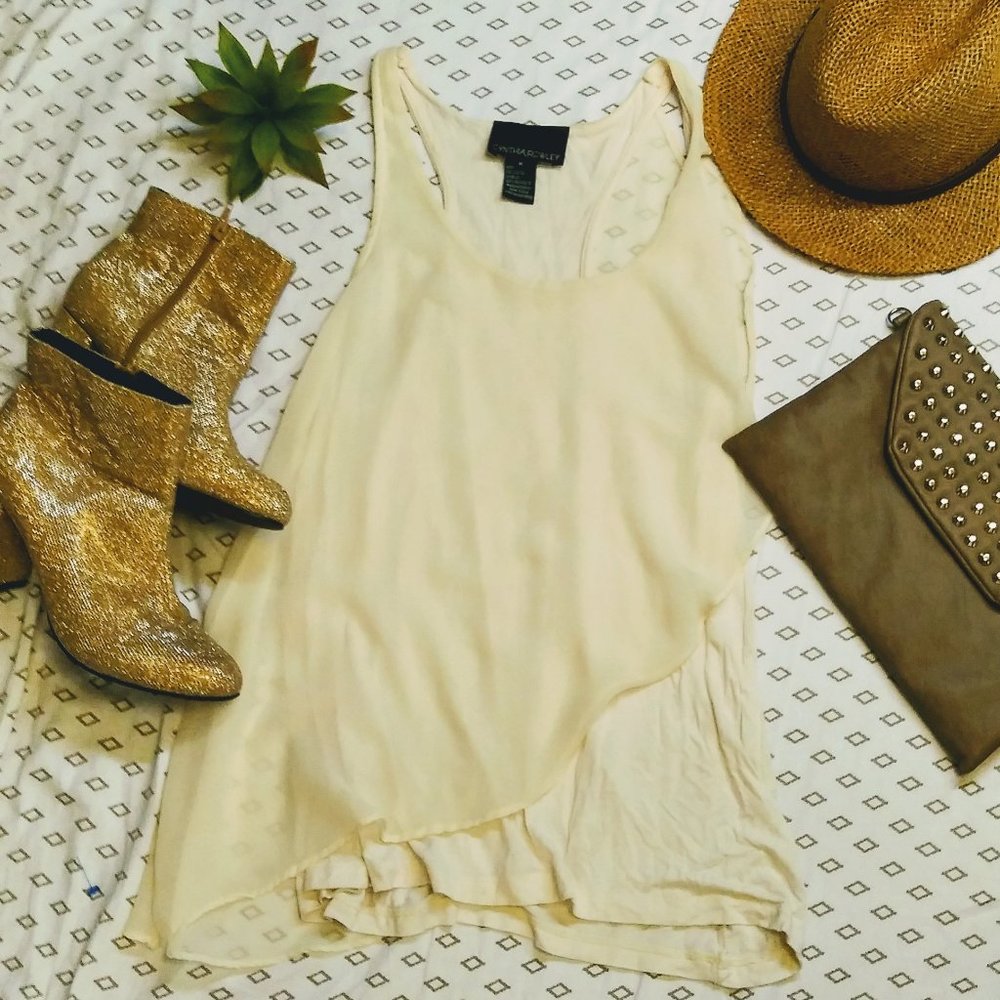 🔥Cynthia Rowley Beige Top Size Medium